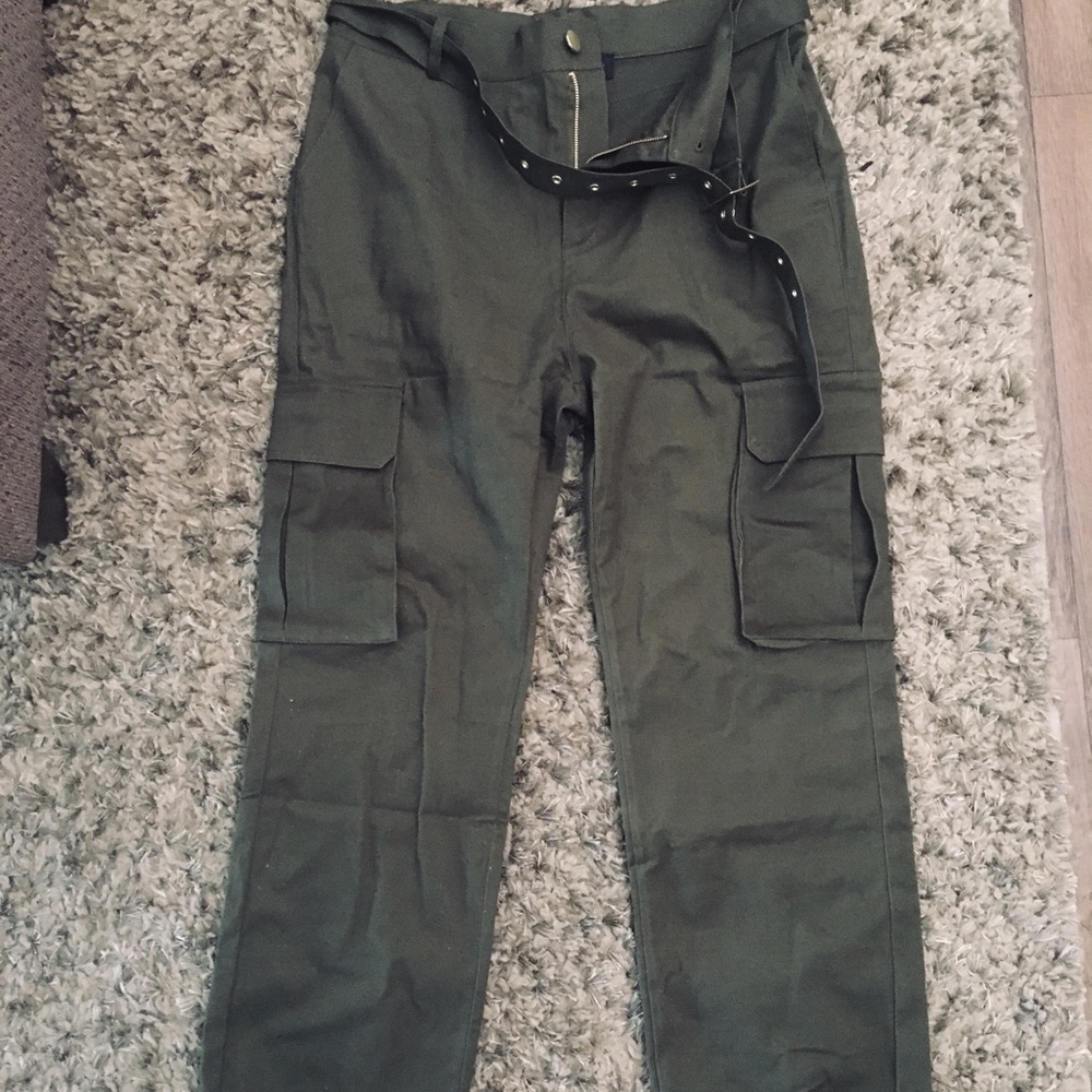 Fashion nova cargo joggers olive L